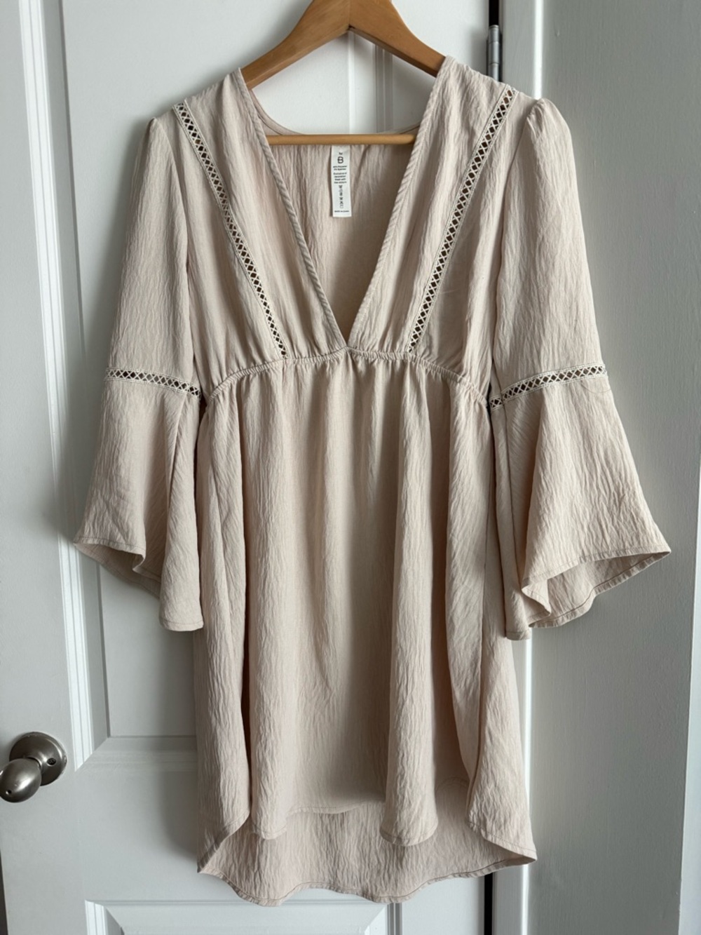 Light Taupe V-Neck Boho Tunic with Lace Insets Festival Beach Vacation